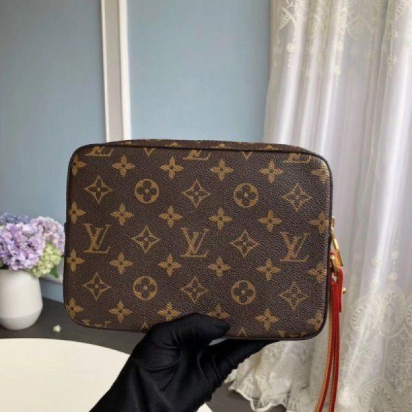 Soft Trunk Pouch Monogram Canvas M44779 - Image 4