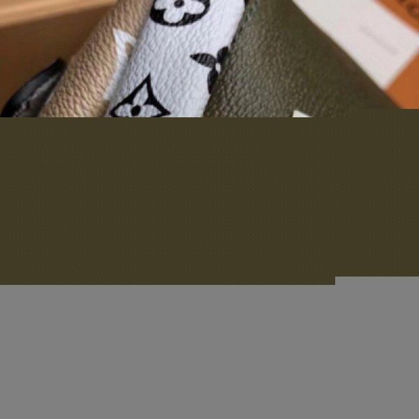 Bumbag Giant Monogram Canvas M44611 - Image 8