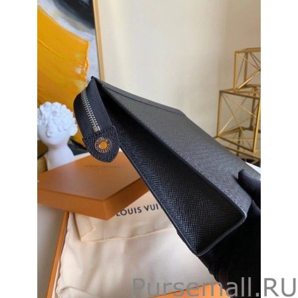 Pochette Voyage Taiga Leather M30450 - Image 9