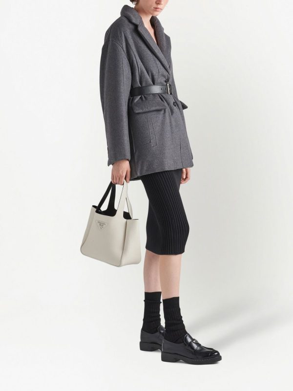 Prada pebbled logo-plaque tote bag - Image 2