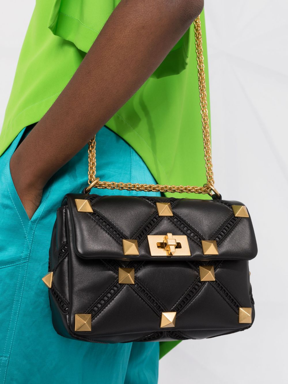 Valentino Garavani medium Roman Stud shoulder bag - Image 4