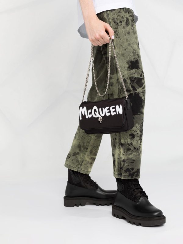 Alexander McQueen logo-graffiti-print crossbody bag - Image 3