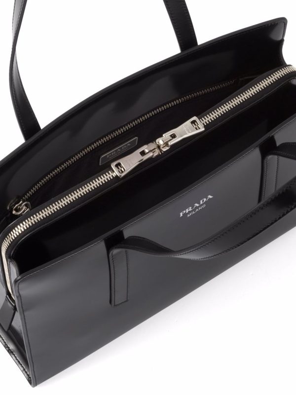 Prada large Re-Edition 1995 leather handbag - Image 4