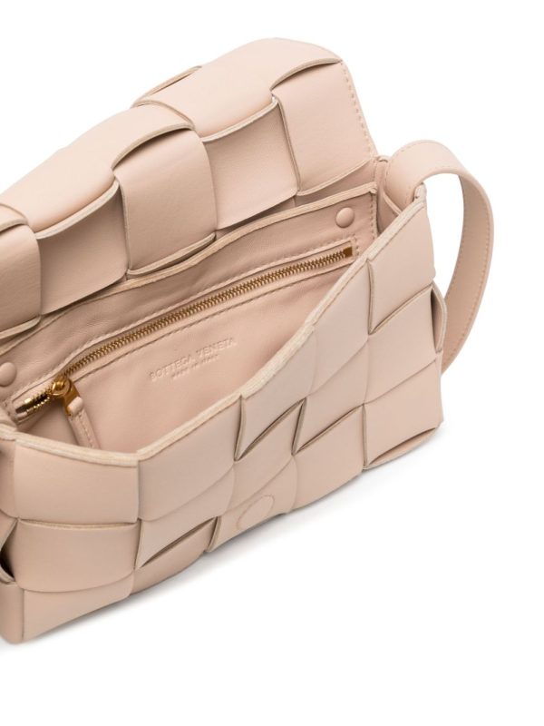 Bottega Veneta   Maxi Intrecciato Cassete crossbody bag - Image 5