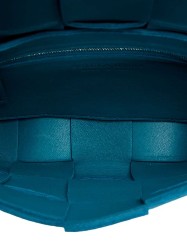 Bottega Veneta   Maxi Intrecciato Cassette shoulder bag - Image 5