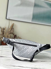 lv DISCOVERY BUMBAG M46108